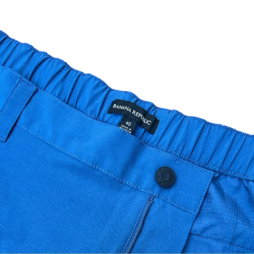 Banana Republic Blue Flat Front‎ Shorts 9” inseam Size 40